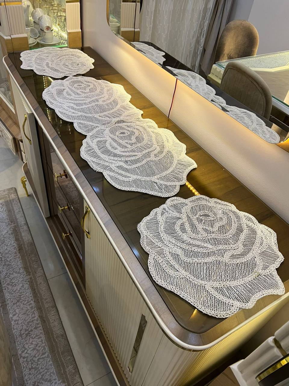 26239 مفرش ورده ثلاثي متاح لون بيج - Image 1